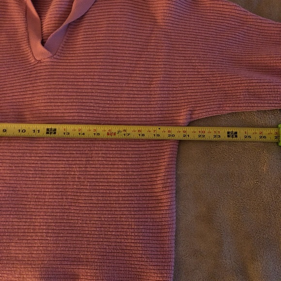 Pink Ribbed V-Neck Sweater - Picture 5 of 5